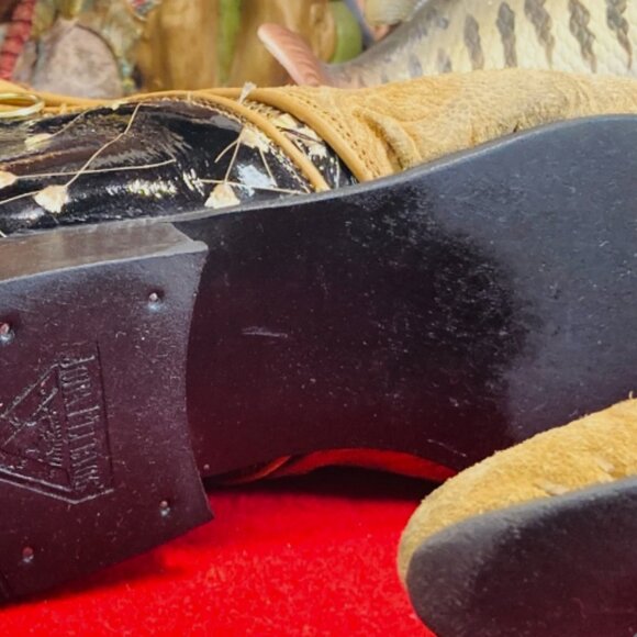 JOHN FLUEVOG SUEDE CHUKKA BOOTS -SIZE 11 - Picture 6 of 7